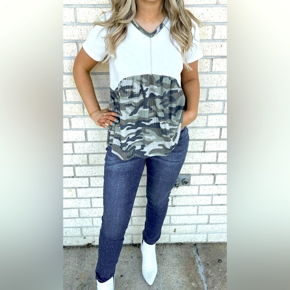 EUC Hopely Camo Babydoll Ragland Short Sleeve Top Sz Large - Picture 2 of 15